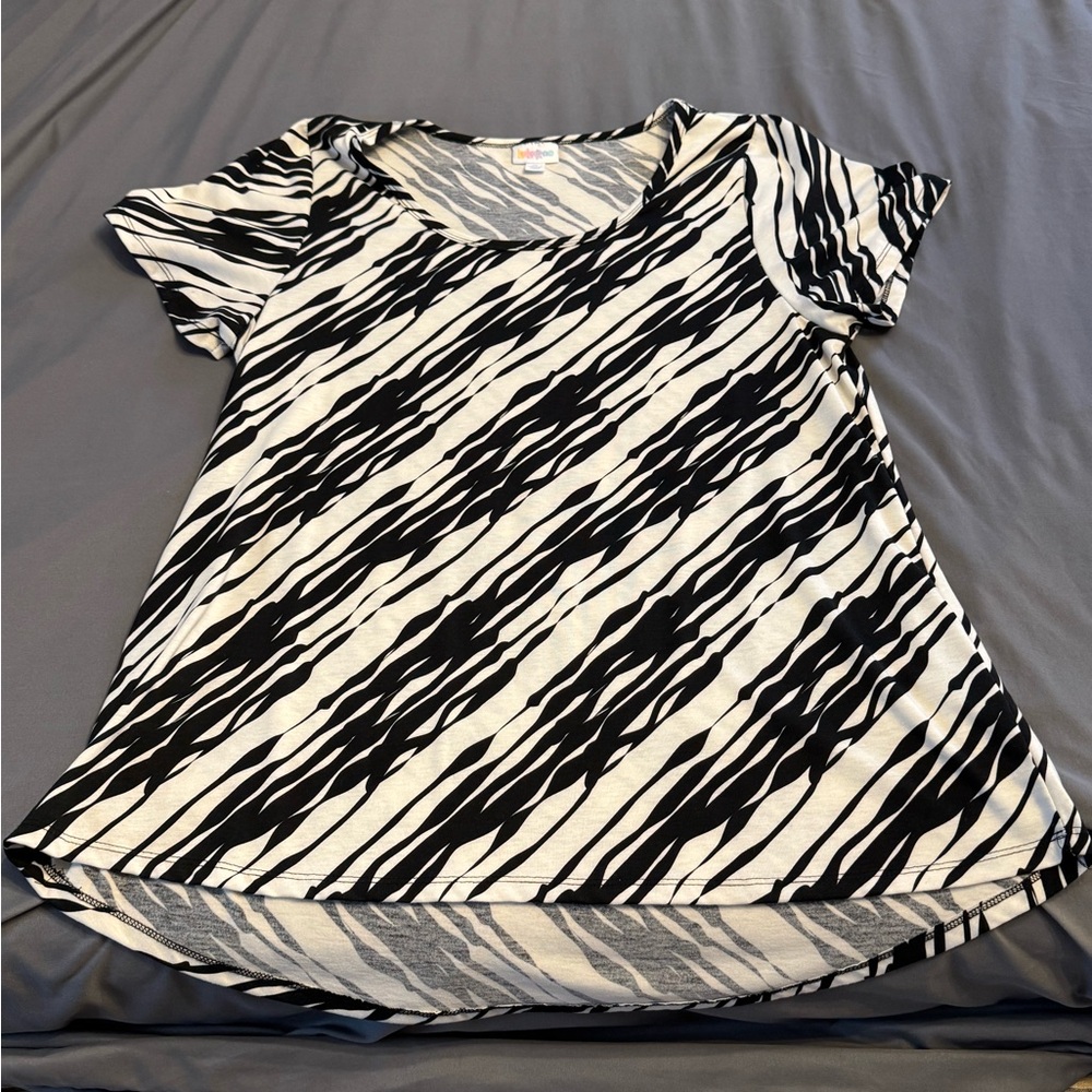 LuLaRoe Zebra Pattern Short Sleeve Top